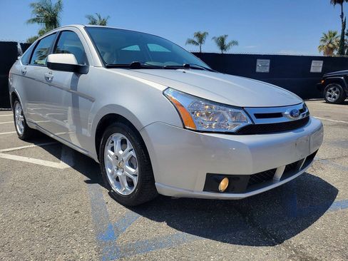 Used 2009 Ford Focus SES FWD image 8
