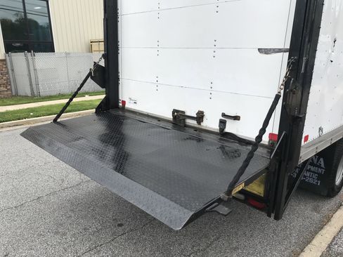 Used 2012 Chevrolet Express 3500 RWD image 12