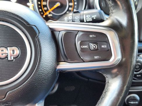 Used 2020 Jeep Wrangler Unlimited Sahara image 15