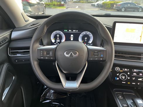 Certified 2025 INFINITI QX60 Luxe w/ Vision Package AWD/4WD image 19