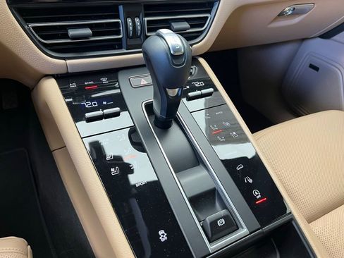 Certified 2023 Porsche Macan Turbo AWD/4WD image 10