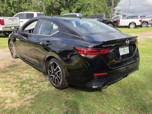 Used 2024 Nissan Sentra SR w/ SR Premium Package FWD image 11
