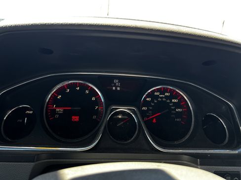 Used 2016 GMC Acadia SLT w/ Technology Package AWD/4WD image 16