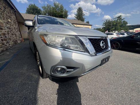 Used 2015 Nissan Pathfinder Platinum w/ Cargo Package FWD image 12