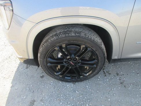 New 2026 GMC Acadia Denali w/ Super Cruise Package AWD/4WD image 12