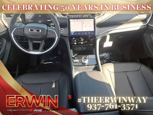 New 2025 Jeep Grand Cherokee Limited w/ Black Appearance Package image 4