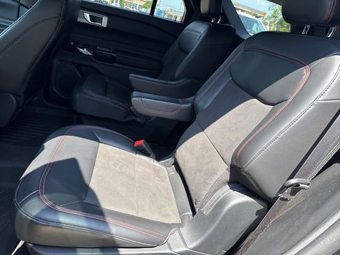 Used 2023 Ford Explorer ST-Line image 12