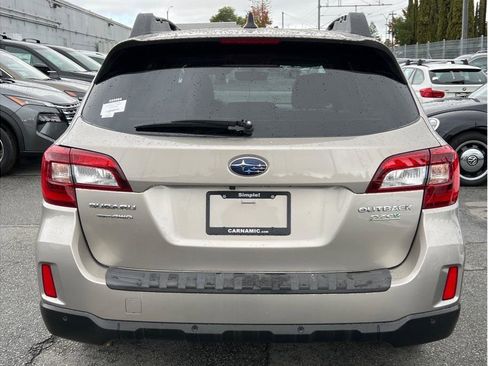 Used 2017 Subaru Outback 2.5i Limited image 4