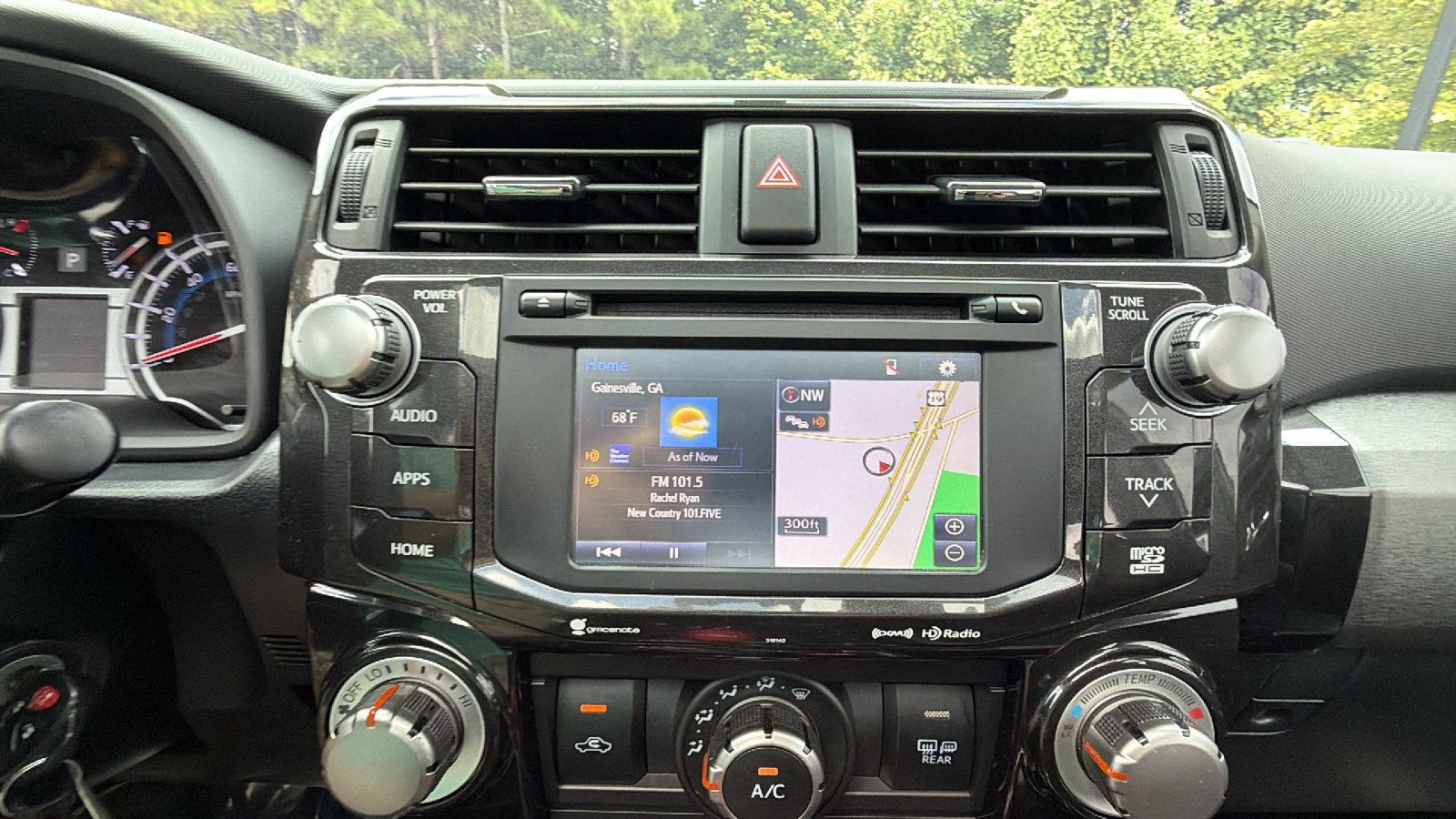 Used 2018 Toyota 4Runner TRD Off-Road Premium AWD/4WD image 32