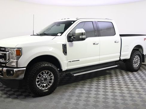 Used 2022 Ford F250 XLT w/ XLT Premium Package AWD/4WD image 2