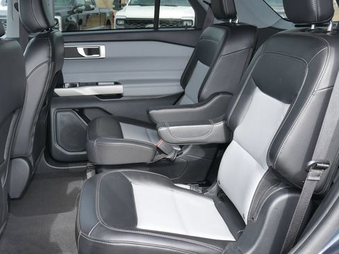 Used 2023 Ford Explorer XLT w/ Equipment Group 202A AWD/4WD image 22