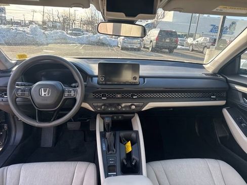 Used 2023 Honda Accord EX image 16