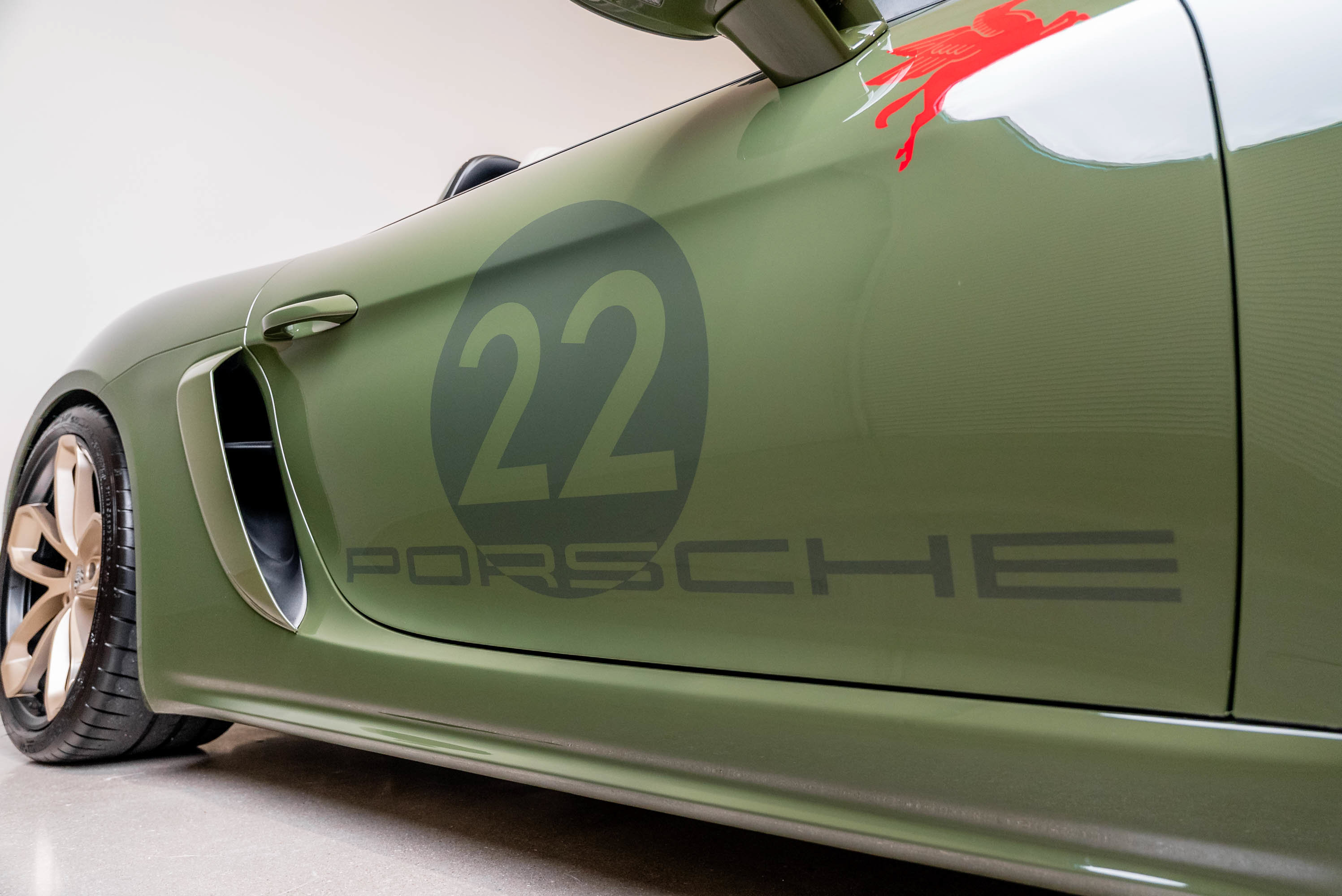 Used 2022 Porsche 718 Boxster Spyder RWD image 20