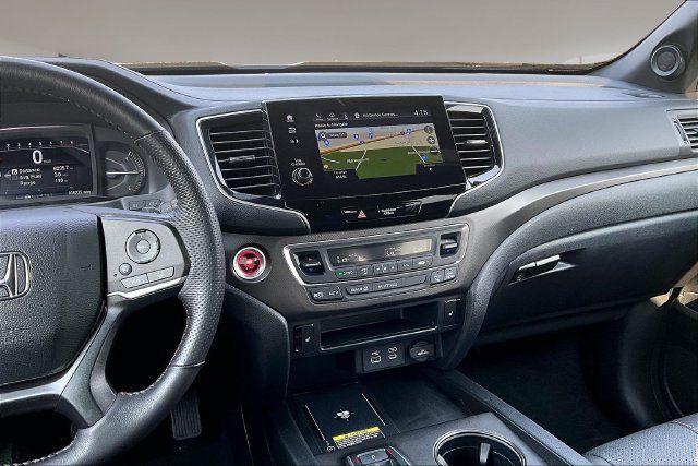 Certified 2025 Honda Passport TrailSport image 9