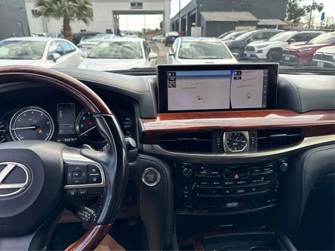 Used 2016 Lexus LX 570 4WD image 13