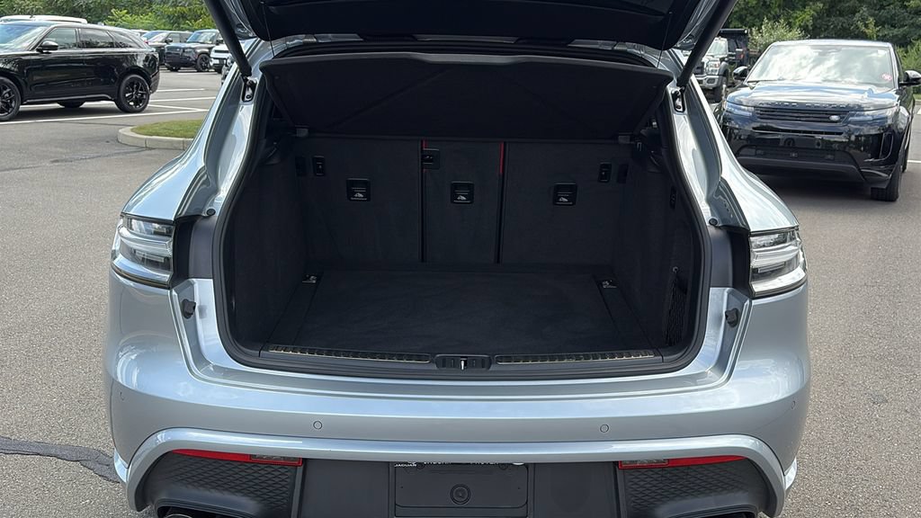Used 2024 Porsche Macan GTS AWD/4WD image 27