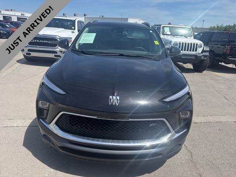 Used 2025 Buick Encore GX Sport Touring w/ Comfort Package AWD/4WD image 2