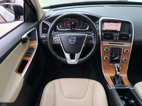 Used 2017 Volvo XC60 T6 Inscription w/ Preferred Option Package AWD/4WD image 14