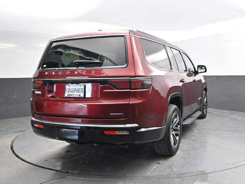 Used 2024 Jeep Wagoneer Series II w/ Flexible Seating Group AWD/4WD image 8