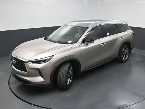 Used 2023 INFINITI QX60 Luxe w/ Performance Audio Package FWD image 36