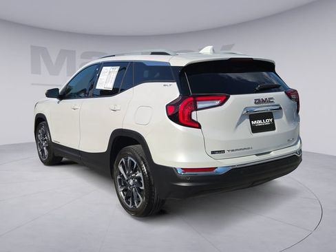 Certified 2022 GMC Terrain SLT w/ Infotainment Package II AWD/4WD image 3