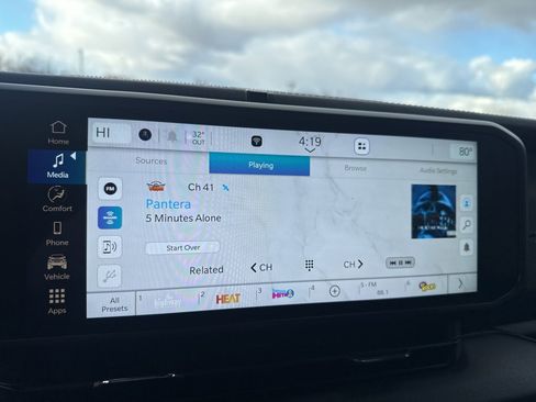 Used 2024 Jeep Wrangler Unlimited Rubicon 4xe image 25