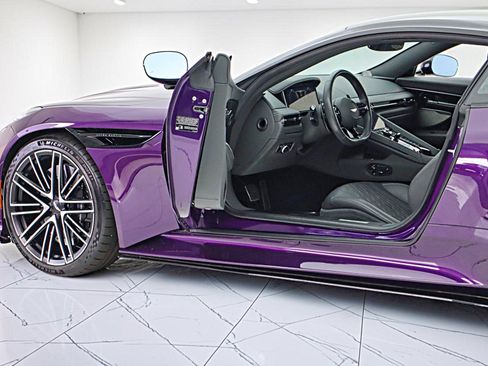 Used 2024 Aston Martin DB12 Coupe RWD image 5