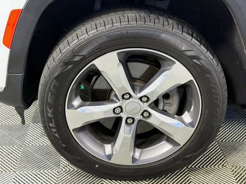 Used 2022 Jeep Grand Cherokee L Limited image 11