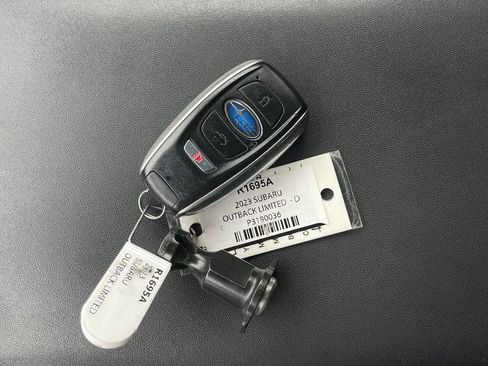 Used 2023 Subaru Outback Limited AWD/4WD image 34