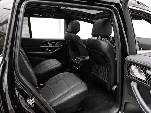 Used 2024 Mercedes-Benz GLS 450 4MATIC image 41