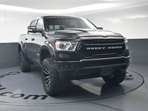 Used 2022 RAM 1500 Big Horn AWD/4WD image 3