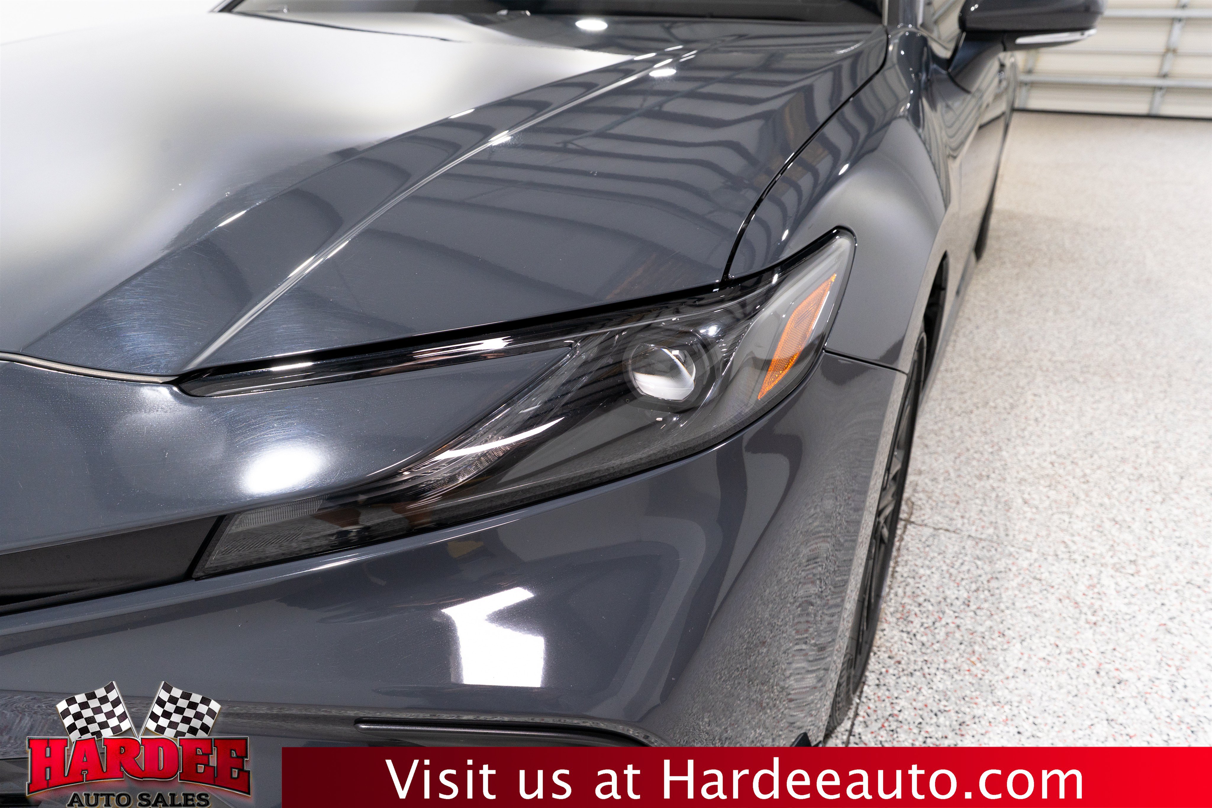 Used 2025 Toyota Camry SE FWD image 8