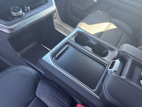 New 2025 Ford Expedition Platinum w/ Stealth Performance Package image 12