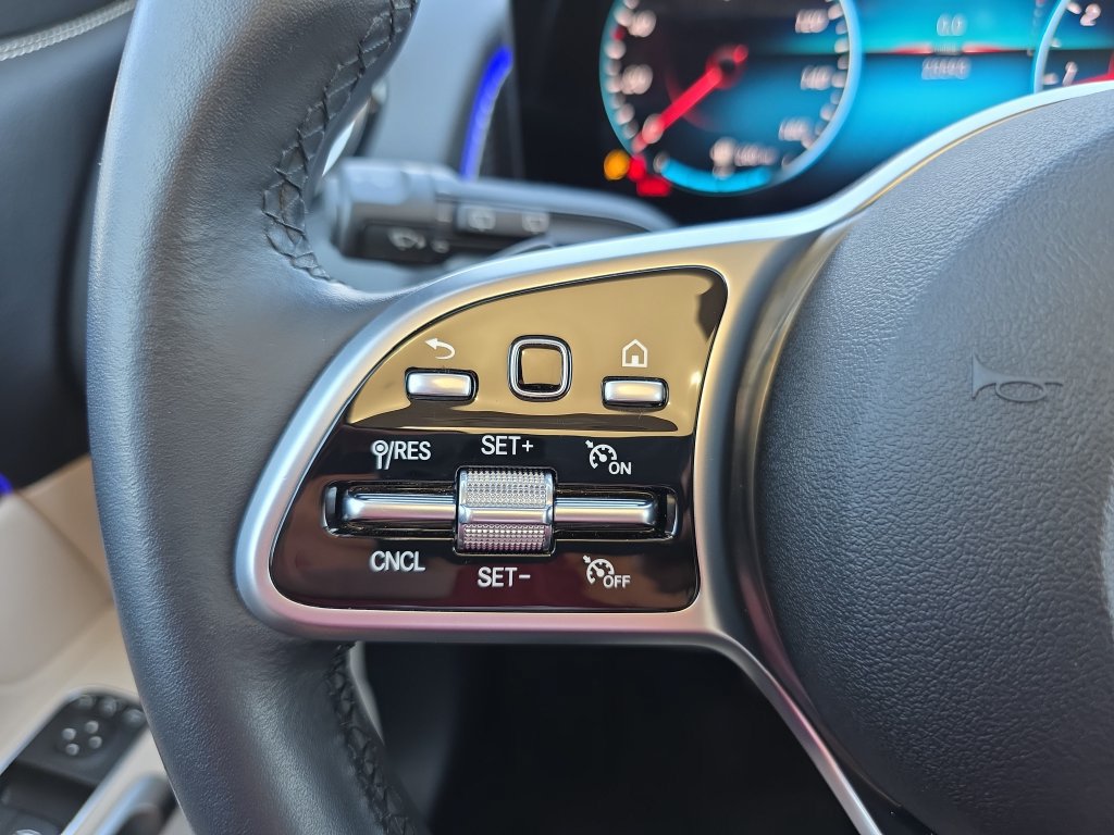 Certified 2022 Mercedes-Benz GLB 250 4MATIC image 21