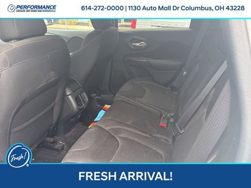 Used 2016 Jeep Cherokee Latitude w/ Comfort/Convenience Group image 13