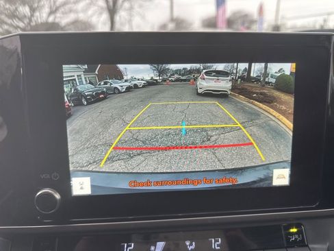 Used 2025 Toyota Camry LE image 10