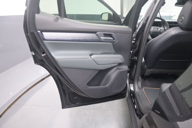 New 2026 GMC Terrain AT4 w/ LPO, Black Badging Package AWD/4WD image 14