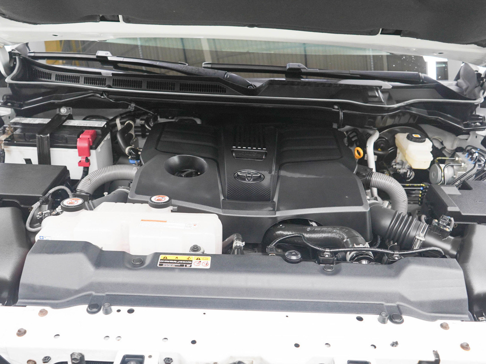 Used 2022 Toyota Tundra SR5 AWD/4WD image 32