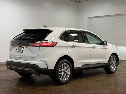 Used 2023 Ford Edge SEL w/ Convenience Package image 4