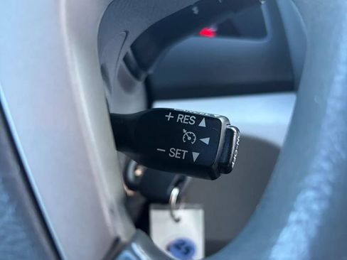 Used 2011 Toyota Camry LE FWD image 21