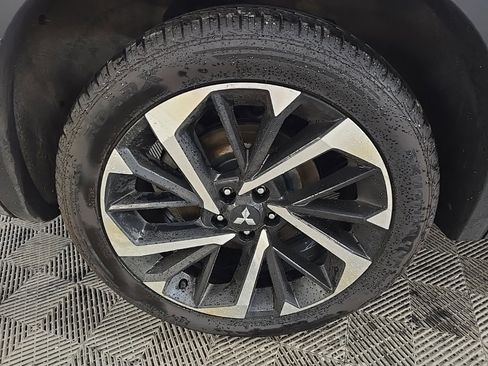 Used 2022 Mitsubishi Outlander SE image 13