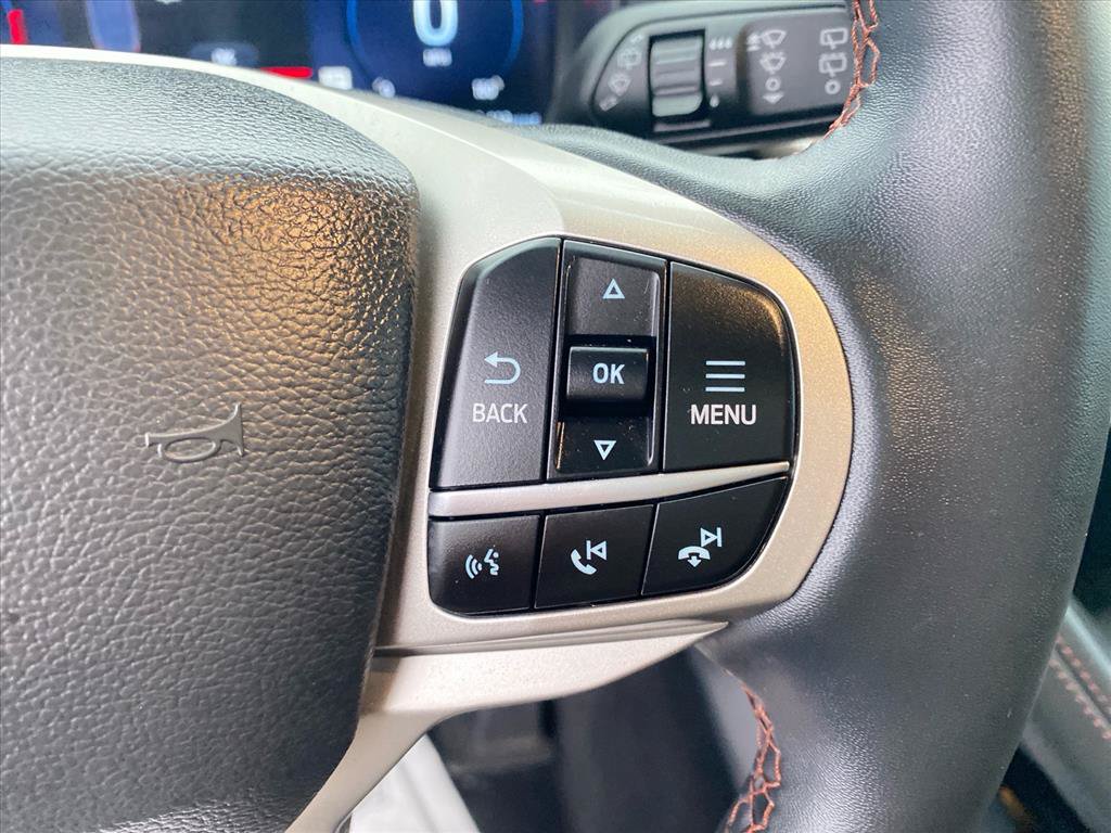 Used 2025 Ford Explorer Active w/ Active Comfort Package AWD/4WD image 17