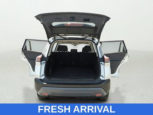 Used 2022 Nissan Rogue SV FWD image 14