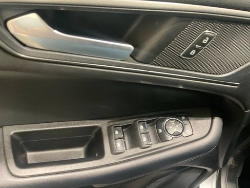 Used 2022 Ford Edge SE AWD/4WD image 7