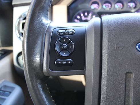 Used 2013 Ford F250 Lariat w/ Lariat Interior Pkg image 9