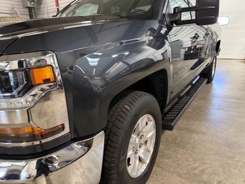 Used 2018 Chevrolet Silverado 1500 LT w/ All Star Edition AWD/4WD image 32