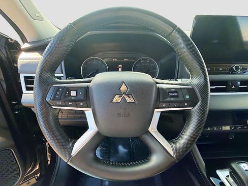 Used 2025 Mitsubishi Outlander SE AWD/4WD image 18