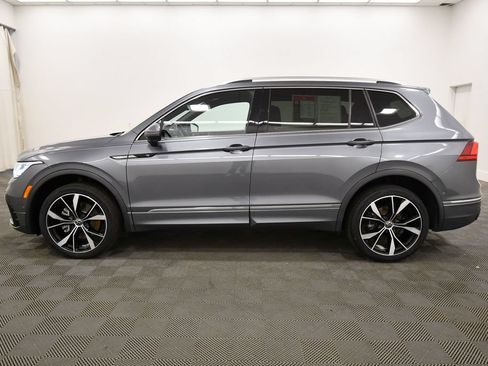 Used 2022 Volkswagen Tiguan SEL R-Line AWD/4WD image 4
