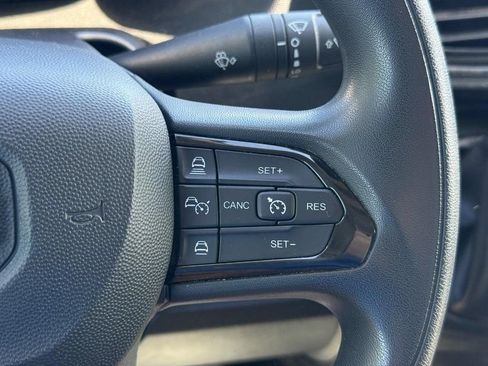 Used 2024 RAM ProMaster 2500 w/ Convenience Group FWD image 15