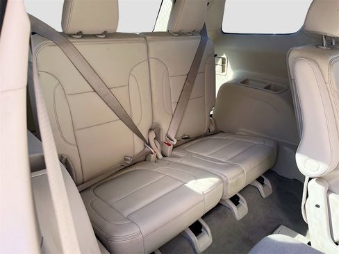 Used 2022 GMC Acadia Denali w/ Denali Ultimate Package image 28